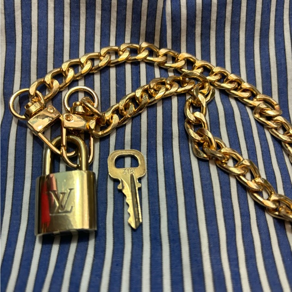 Louis Vuitton Pad Lock Chocker Necklace#318 - Picture 1 of 15